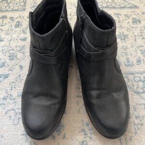 🧡Yuu Black Boots/Booties with Criss-Cross Buckle Detail Women's 7.5W